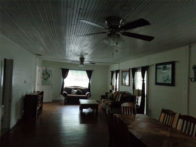 301 S 4th Street, Grandview, TX 76050