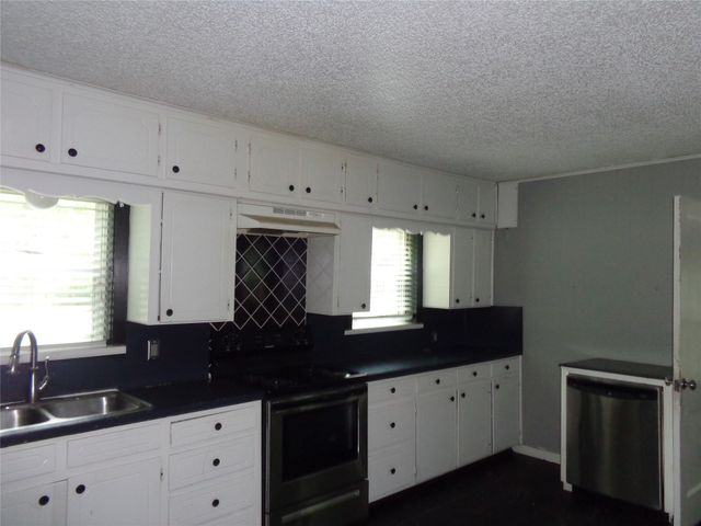 301 S 4th Street, Grandview, TX 76050