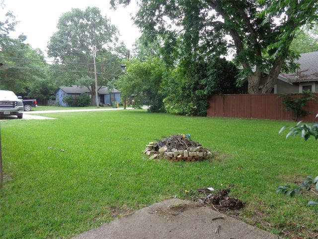 301 S 4th Street, Grandview, TX 76050