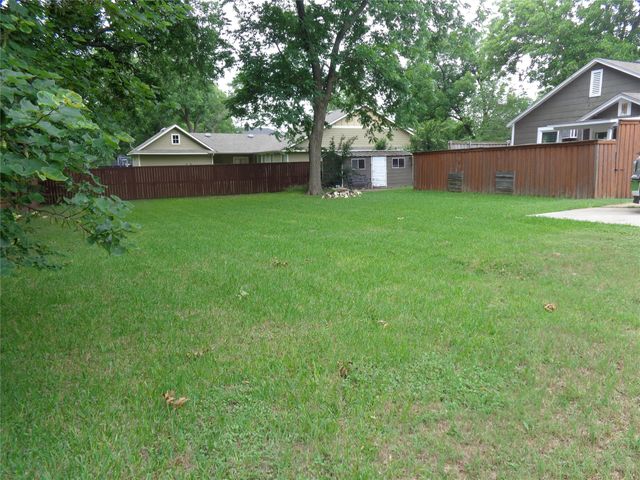 301 S 4th Street, Grandview, TX 76050
