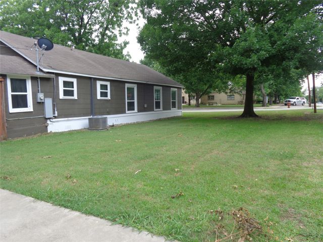 301 S 4th Street, Grandview, TX 76050