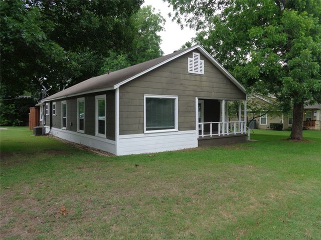 301 S 4th Street, Grandview, TX 76050