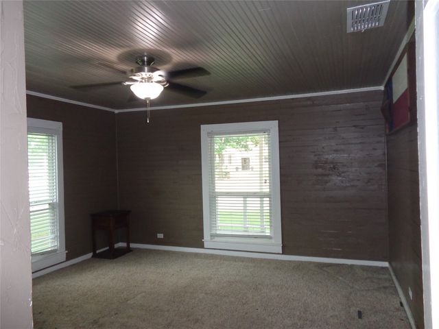 301 S 4th Street, Grandview, TX 76050