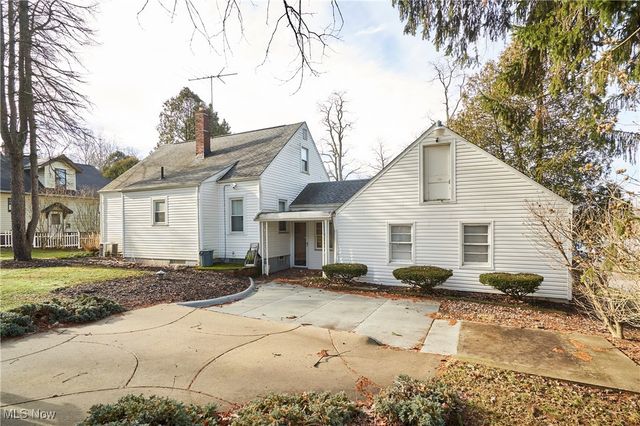 1225 Belleflower Road, Akron, OH 44307