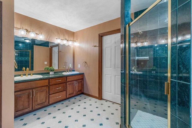 W2342 VALLEYWOOD LANE, Appleton, WI 54915