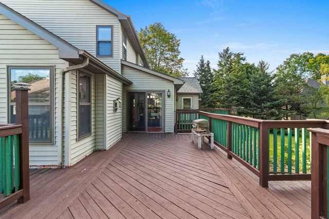 W2342 VALLEYWOOD LANE, Appleton, WI 54915