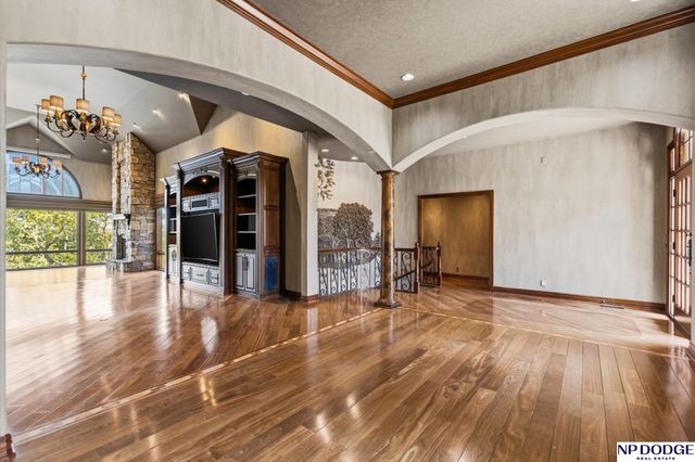 21509 Ridgewood Road, Elkhorn, NE 68022