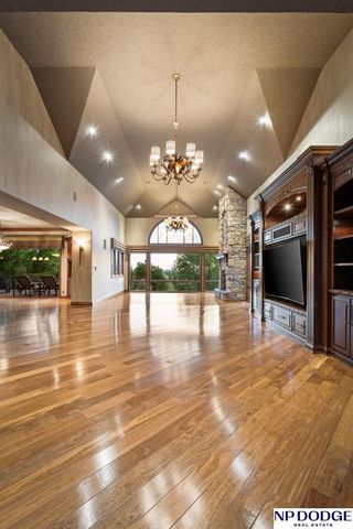 21509 Ridgewood Road, Elkhorn, NE 68022