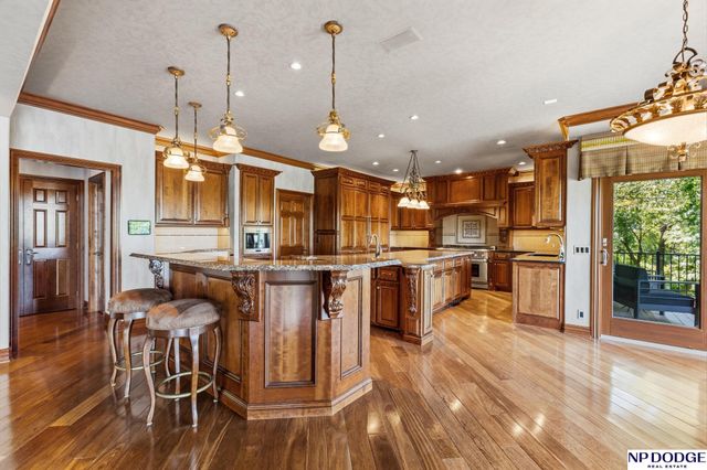 21509 Ridgewood Road, Elkhorn, NE 68022