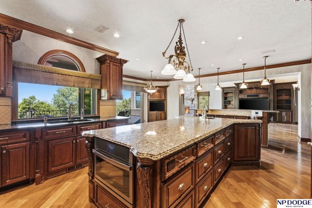 21509 Ridgewood Road, Elkhorn, NE 68022