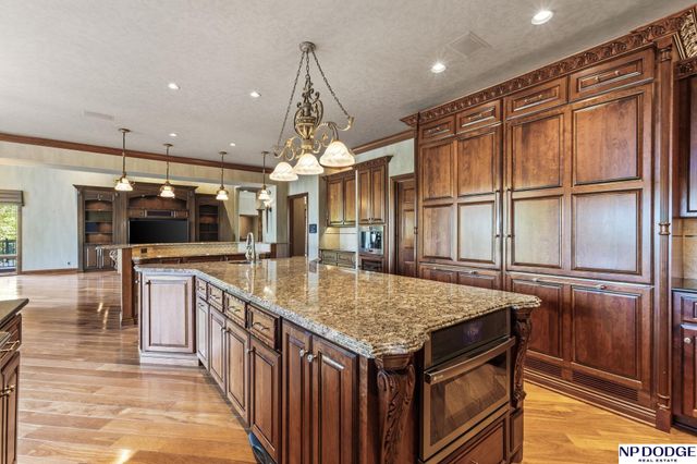 21509 Ridgewood Road, Elkhorn, NE 68022