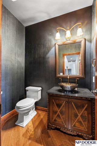 21509 Ridgewood Road, Elkhorn, NE 68022