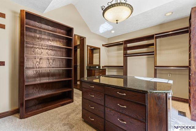 21509 Ridgewood Road, Elkhorn, NE 68022