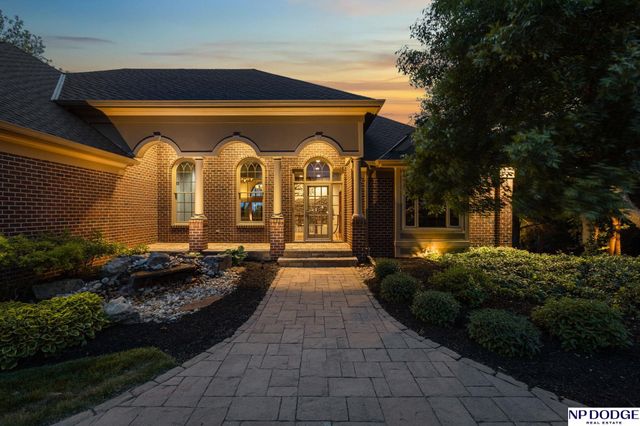 21509 Ridgewood Road, Elkhorn, NE 68022