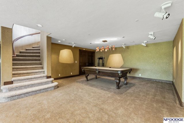 21509 Ridgewood Road, Elkhorn, NE 68022