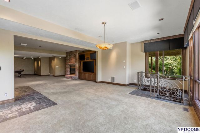 21509 Ridgewood Road, Elkhorn, NE 68022