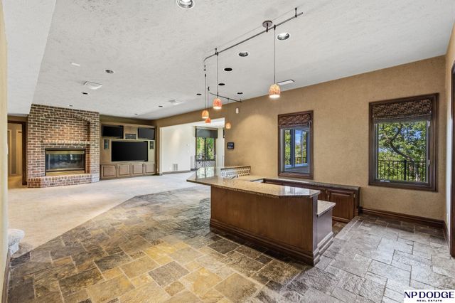21509 Ridgewood Road, Elkhorn, NE 68022