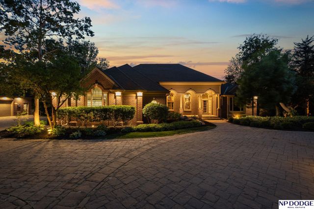 21509 Ridgewood Road, Elkhorn, NE 68022