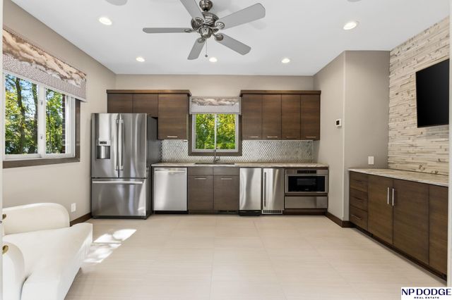 21509 Ridgewood Road, Elkhorn, NE 68022