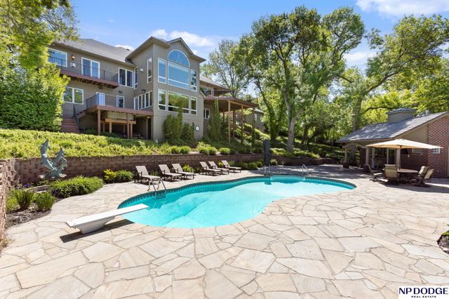 21509 Ridgewood Road, Elkhorn, NE 68022