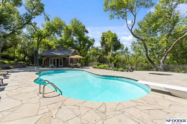 21509 Ridgewood Road, Elkhorn, NE 68022