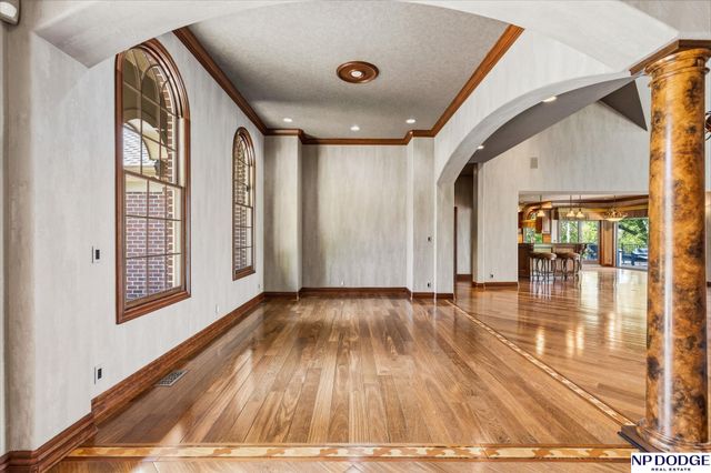 21509 Ridgewood Road, Elkhorn, NE 68022