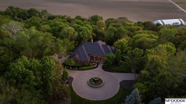 21509 Ridgewood Road, Elkhorn, NE 68022
