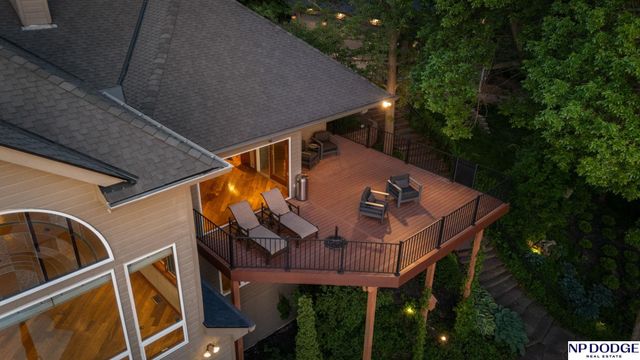21509 Ridgewood Road, Elkhorn, NE 68022