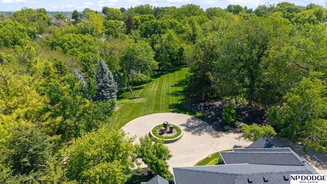 21509 Ridgewood Road, Elkhorn, NE 68022