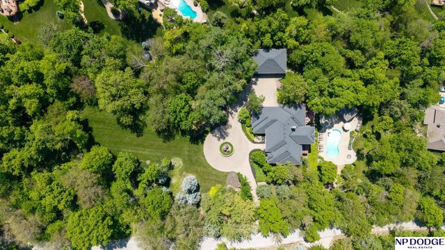 21509 Ridgewood Road, Elkhorn, NE 68022