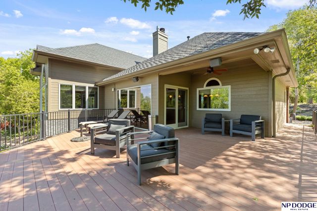 21509 Ridgewood Road, Elkhorn, NE 68022