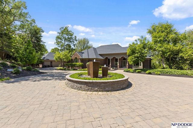 21509 Ridgewood Road, Elkhorn, NE 68022