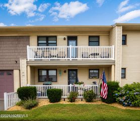 109 Wharfside Drive, Monmouth Beach, NJ 07750