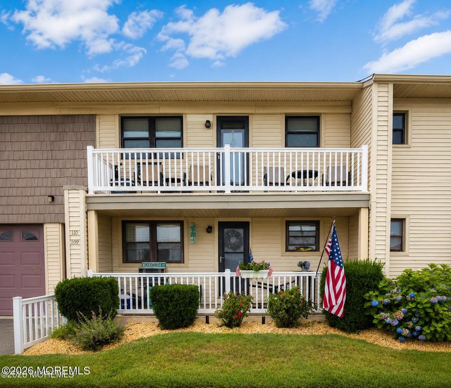 109 Wharfside Drive, Monmouth Beach, NJ 07750