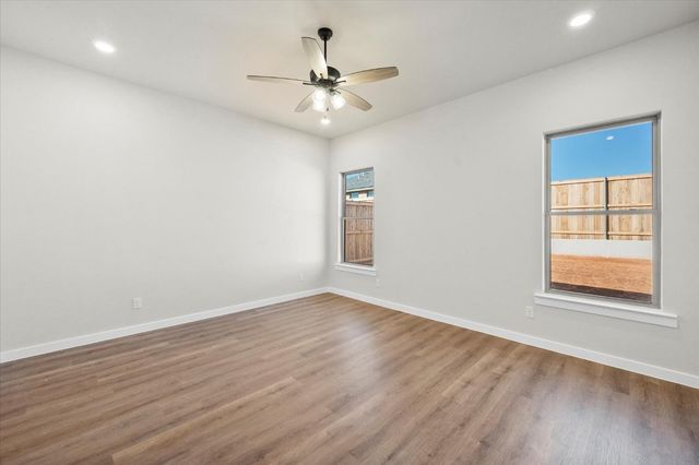 1204 E 31st Street, Wolfforth, TX 79382