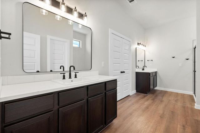 1204 E 31st Street, Wolfforth, TX 79382