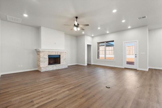 1204 E 31st Street, Wolfforth, TX 79382