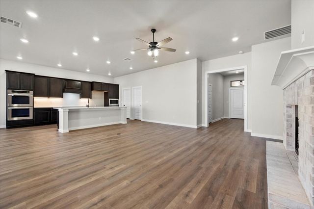 1204 E 31st Street, Wolfforth, TX 79382