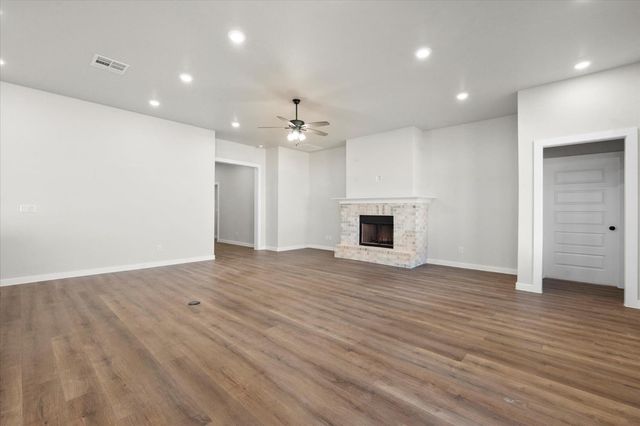 1204 E 31st Street, Wolfforth, TX 79382