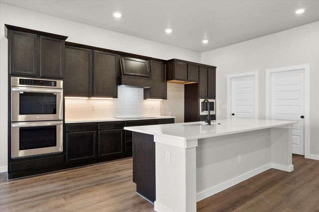 1204 E 31st Street, Wolfforth, TX 79382