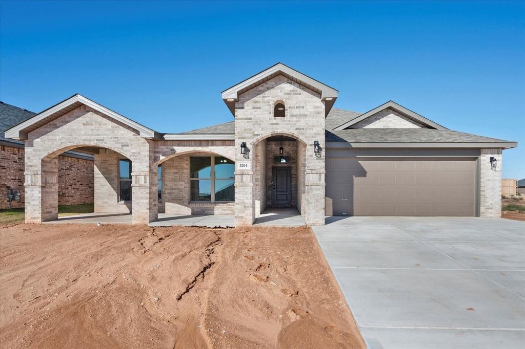 1204 E 31st Street, Wolfforth, TX 79382