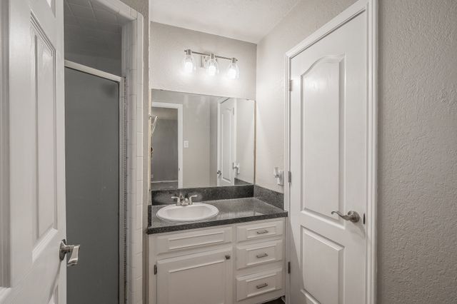 1700 Brookhaven Street, Cleburne, TX 76033