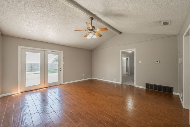 1700 Brookhaven Street, Cleburne, TX 76033