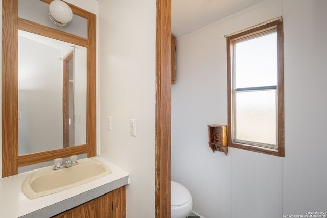 313 Big Meadows Dr, Bandera, TX 78003