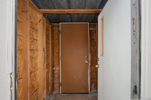 313 Big Meadows Dr, Bandera, TX 78003