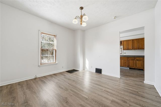 333 Lloyd Street, Akron, OH 44301