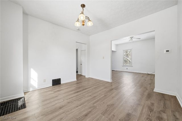 333 Lloyd Street, Akron, OH 44301