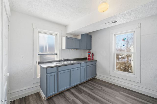 333 Lloyd Street, Akron, OH 44301