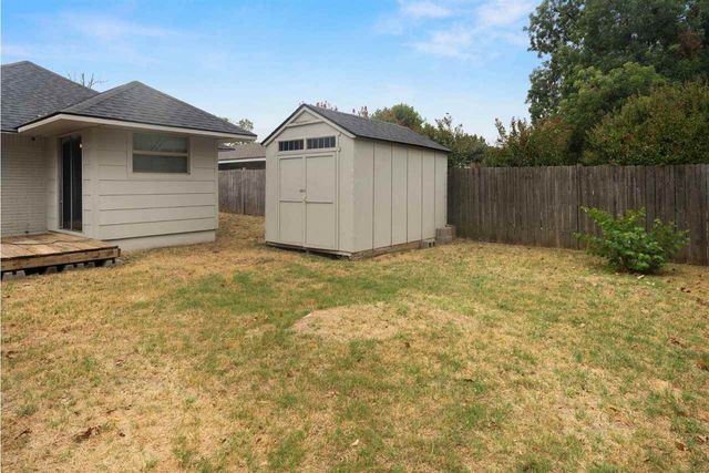 906 NW 41st St, Lawton, OK 73505