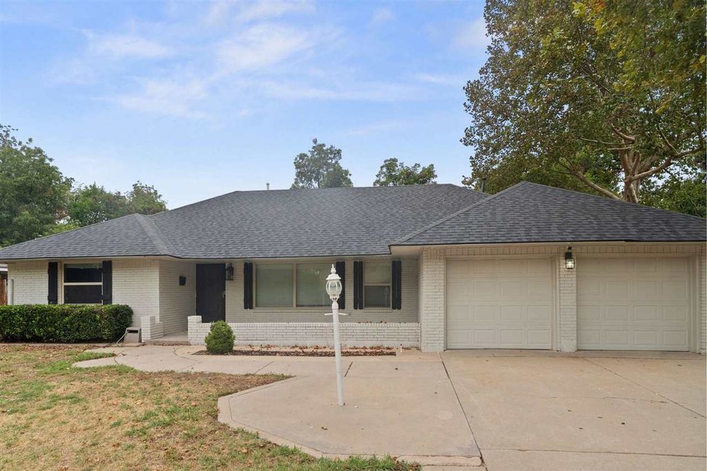 906 NW 41st St, Lawton, OK 73505